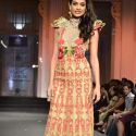 Zarine & Sarah walks for Shane,Faguni at AVIBFW 20
