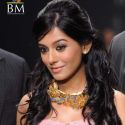 Amrita Rao walks for Agni Jewels at IIJW 2011 Day 