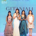 Bipasha, Sonam and Soha grace Beti Gitanjali's sho