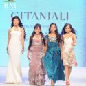 Bipasha, Sonam and Soha grace Beti Gitanjali's sho