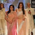 Bipasha, Sonam and Soha grace Beti Gitanjali's sho
