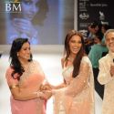 Bipasha, Sonam and Soha grace Beti Gitanjali's sho