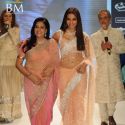 Bipasha, Sonam and Soha grace Beti Gitanjali's sho