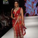 Isha Koppikar walks the ramp for Kashi Day 2