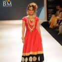 Kangna walks the ramp for Amrapali at IIJW 2011