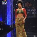 Sonam and Lara walk the ramp for Shane Falguni Pea