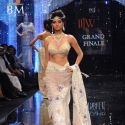 Sonam and Lara walk the ramp for Shane Falguni Pea