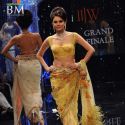 Sonam and Lara walk the ramp for Shane Falguni Pea