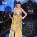 Sonam and Lara walk the ramp for Shane Falguni Pea
