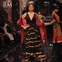 Sonam and Lara walk the ramp for Shane Falguni Pea