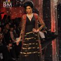 Sonam and Lara walk the ramp for Shane Falguni Pea