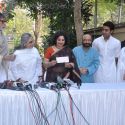 Big B with family to Announce plans of NGO