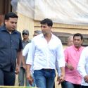 Celebs visit Rajesh Khanna's home Aashirwad