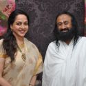 Hema Malini's new home get's Blessed by Sri Sri Ravi Shankar