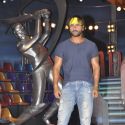 Saif on the sets of Extra innings