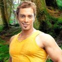 Iss Jungle Se Mujhe Bachao