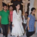 Bollywood visits Andheri Cha Raja to take blessing