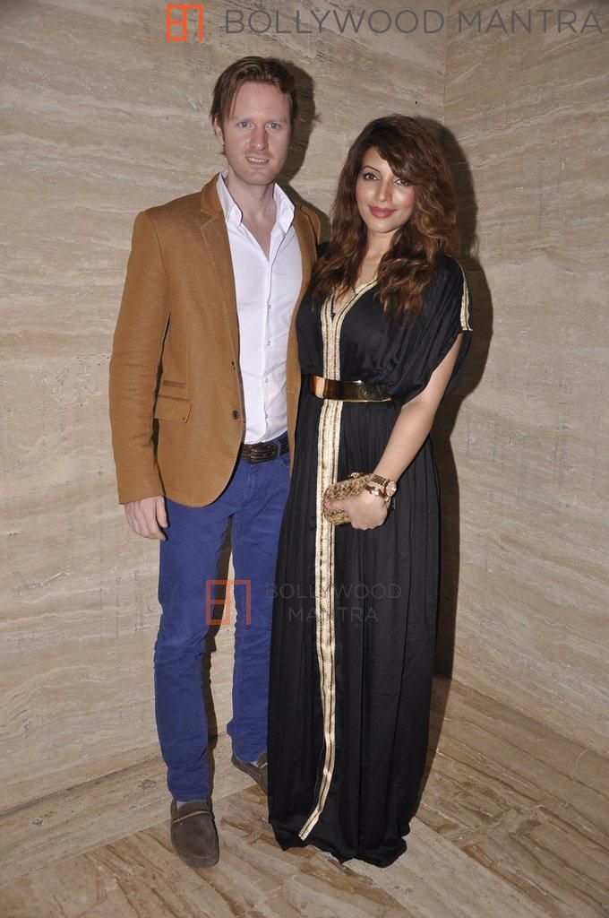 Mahie Gill at Savvy Magazine sp...