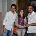 Sachin Tendulkar watches 'Balak Palak' with Riteis