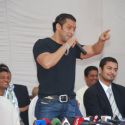 Salman Khan at Dongri Remand Home