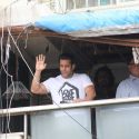Salman Khan with family on Ramzan 2012