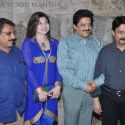 Aamir & Juhi watch QSQT on 25th anniversary