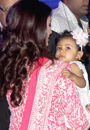 http://i.bollywoodmantra.com/news/2012/11/02/aaradhya12-nov2.jpg