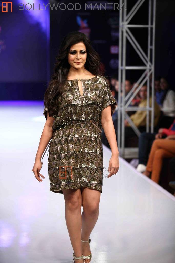 koel mallick koyel mullick walks for rocky s on day