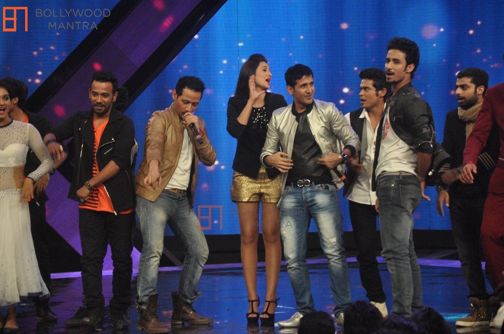 Gauhar Khan Meet Bros Anjjan Meet Brothers And Gauhar On The Sets Of Star Plus Raw Photo 716 gauhar khan meet bros anjjan meet