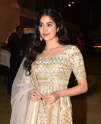 janhvi kapoor janhvi kapoor